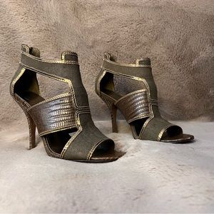 TORY BURCH GEOFF METALLIC LIZARD
LINEN HEELS